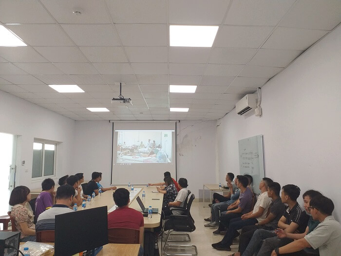 Đào tạo An toàn Lao Động cho cán bộ Công ty TNHH Korea Nano System Vina 2 Ngành Cơ Khí - Sản xuất Khuôn đúc là ngành Công nghiệp nặng chiếm vai trò quan trọng trong nền kinh tế nước ta. Ngành công nghiệp này người lao động đa phần là nam giới và phải tiếp xúc với nhiều máy móc to và các loại kim loại LỚN do vậy việc đảm bảo An toàn lao động cho người lao động đang hoạt động trong nhà máy, xưởng cơ khí là điều cần thiết.
